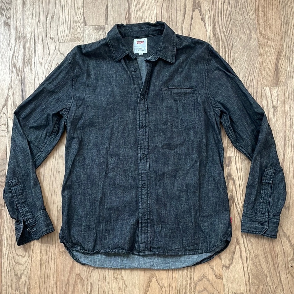 Levi’s Button Up